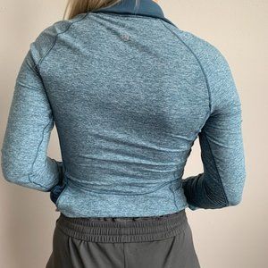 Lulu quarter zip size 4!